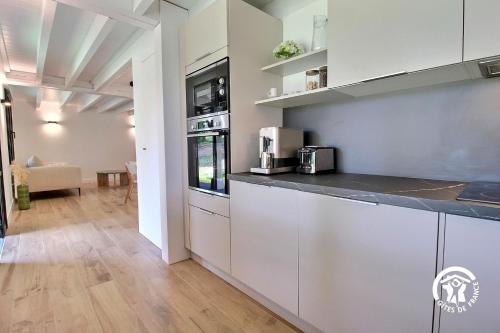 Dapur atau dapur kecil di Le Ranch, charmante maison de style, proche de la mer et de Vannes dans le Golfe