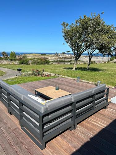 Photo de la galerie de l'établissement Ancienne ferme en pierre devant la mer, à Plouguerneau