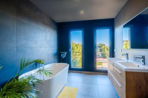 Koupelna v ubytování Villa Luxe Vue Mer Baie De Cannes