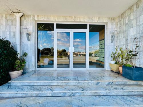 Beautiful Cannes Beachfront Apartment 4 pers photo 12