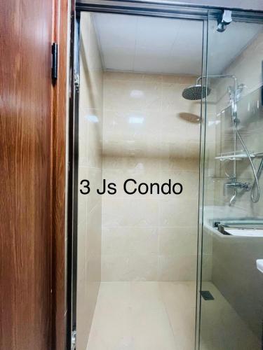 Un baño de Charming Hideaway for 2- Perfect Baguio Escape -Megatower 7