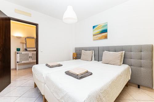 Sea Side Apartment by AlgarStays