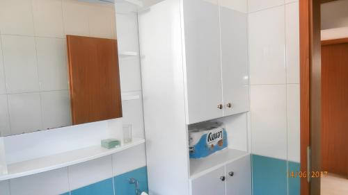 Koupelna v ubytování Charming Apartment with Sea View, Gdinj, 70 m², Garden