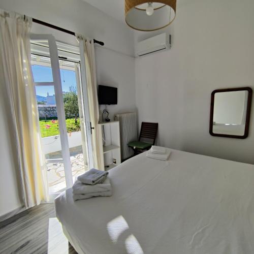 Portolati Paros Sea View Studios photo 2