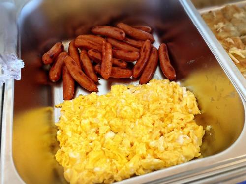 ホテルの敷地内または近くでの食事または食べ物