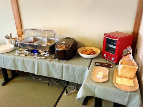ホテルの敷地内または近くでの食事または食べ物