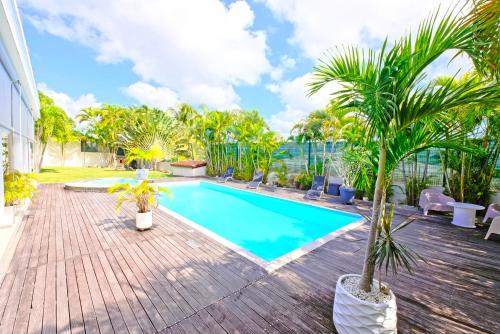 Swimmingpoolen hos eller tæt på Villa Dampierre