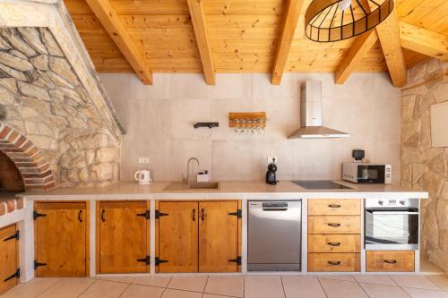 MY DALMATIA - Holiday home Briscola with private pool and amazing outside kitchen