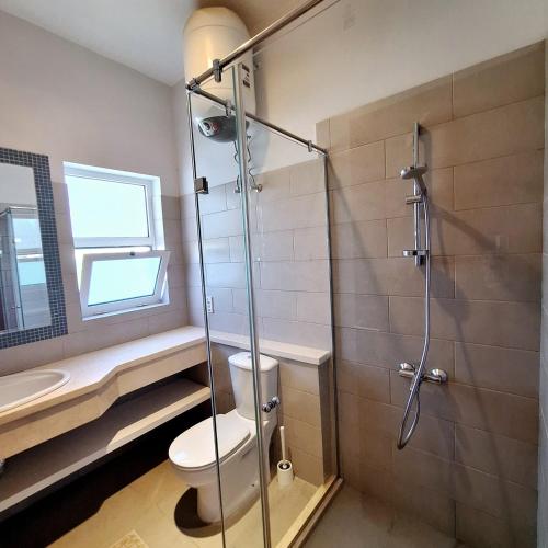 Ένα μπάνιο στο 2 Bedrooms First floor in Waterside Residence