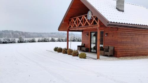Domek nad samym jeziorem sauna jacuzzi semasa musim sejuk