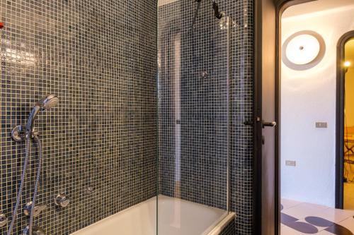 Koupelna v ubytování Porto Cervo Cala Granu Private Parking and Pool