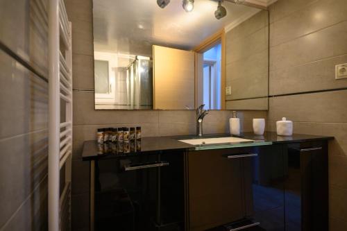 Cosy Pangrati Urban Retreat