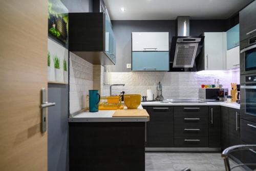Cosy Pangrati Urban Retreat