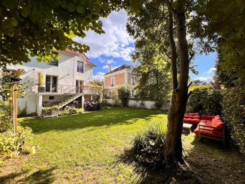 Family home near train station