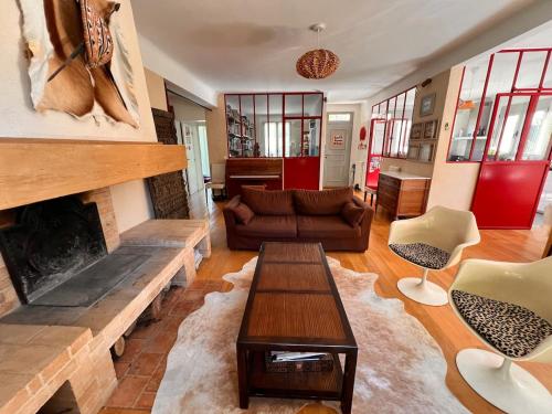 Photo de la galerie de l'établissement Family home near train station, à Garches