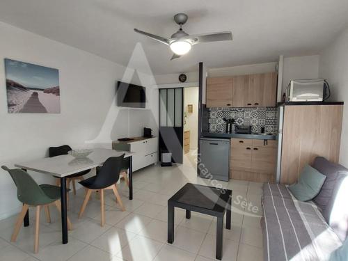 Beau T2 moderne, residence avec piscine - Place de parking