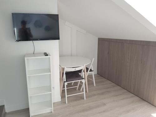 Centre de Nice : Studio rénové, climatisé et calme