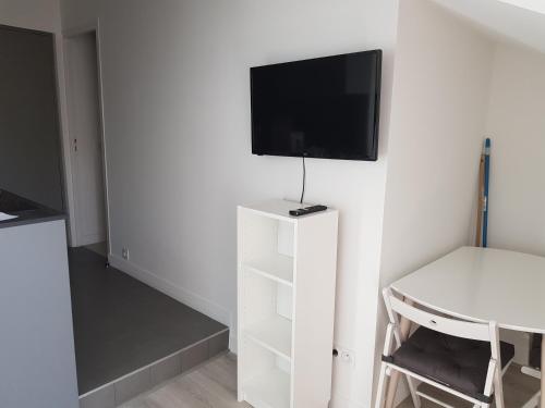 Centre de Nice : Studio rénové, climatisé et calme