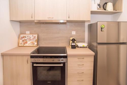 Beachside Bliss Central 1-Bedroom in Glyfada
