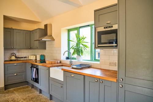 Dapur atau dapur kecil di Little Rissington - The Couples Retreat