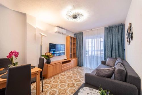 Calle Helsinki 23, Apartment with 2 bedrooms , 200 meters from Los Locos beach