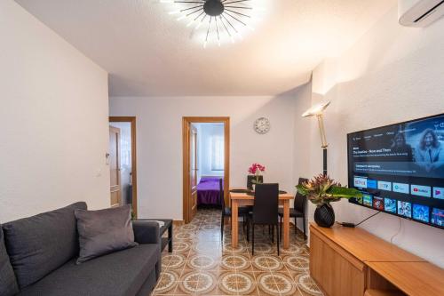 Calle Helsinki 23, Apartment with 2 bedrooms , 200 meters from Los Locos beach