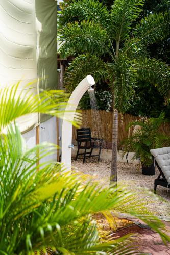 Jardín al aire libre en Casa Leonore Studio