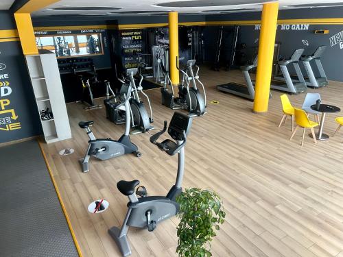 Fitness centrum a/nebo fitness zařízení v ubytování Condo beach view in Casablanca