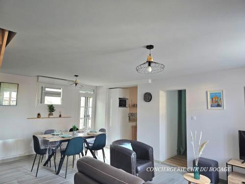 Le Relais 19 centre bourg T4 100m2 - 4min à Puy duFou