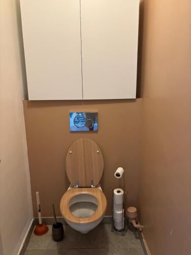 Photo de la galerie de l'établissement Coloc Cursat - Yellow Room, à Annemasse