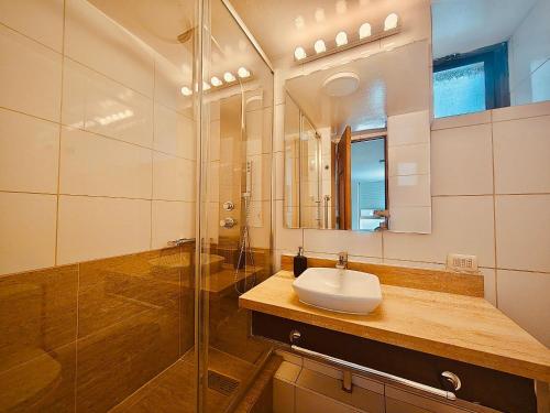 Ένα μπάνιο στο Luxury Providencia 305