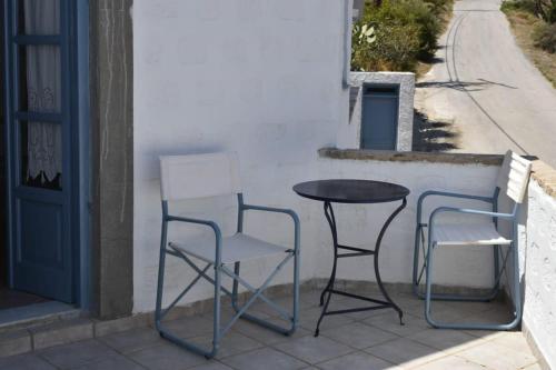 Gallery image of Patmos Cute Seafront Studio Escape for 2 in Grikos