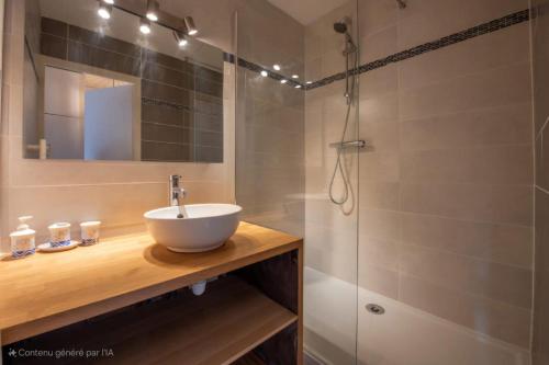 APPARTEMENT RESIDENCE PLEIN SUD , CENTRE STATION , PIED DES PISTES , PARKING ,WIFI , 30 m2 , 4p