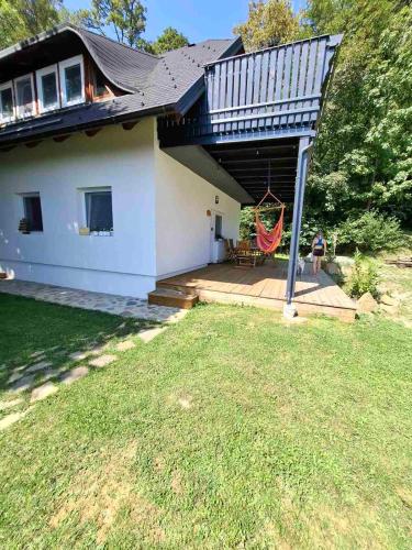 Κήπος έξω από το Apartma Pohorc - Macesen