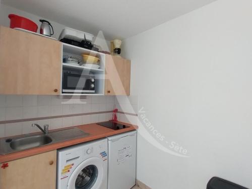STUDIO 4 PERS RES 1ERE LIGNE MER AVEC PISCINE