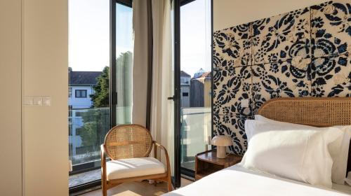 New 3BR w Rooftop & Balcony Views by LovelyStay