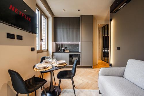 Luxury Suite with View Steps from the Duomo
