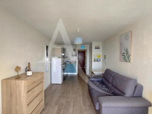 STUDIO 1ERE LIGNE MER AVEC PKG QUARTIER CORNICHE