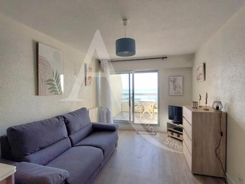 STUDIO 1ERE LIGNE MER AVEC PKG QUARTIER CORNICHE