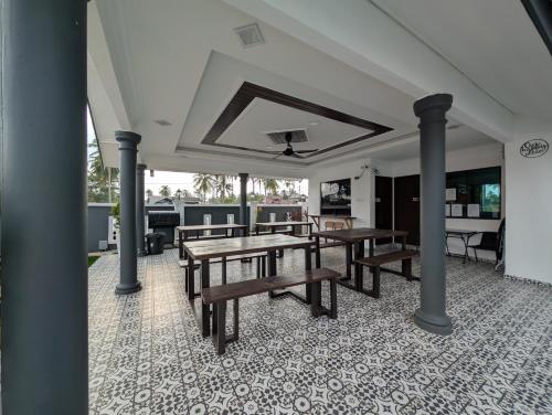 Restaurace v ubytování Flouzan Villa
