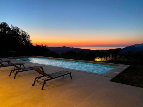 Πισίνα στο ή κοντά στο Maison de Maître Albitru - Piscine - Vue Golfe St-Florent