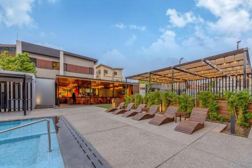 Πισίνα στο ή κοντά στο Eden Gardens Hotel