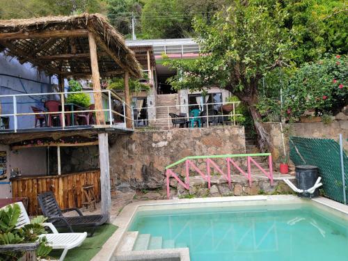 Bazén v ubytování Restaurante y Hostal Romayor nebo v jeho okolí