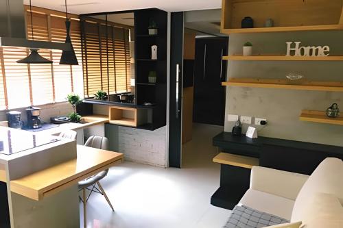 Η κουζίνα ή μικρή κουζίνα στο Golden Ingá Hotel Flat