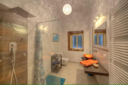 Historical building charming apartment