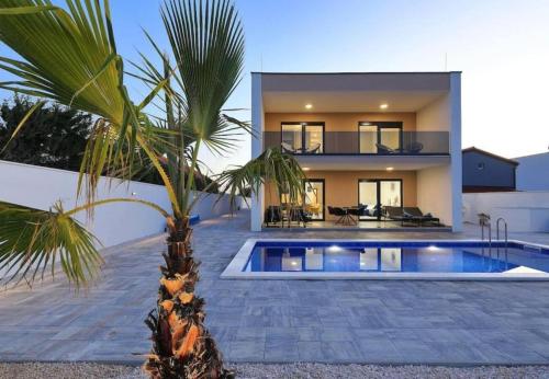 Villa Good Vibes with heated pool