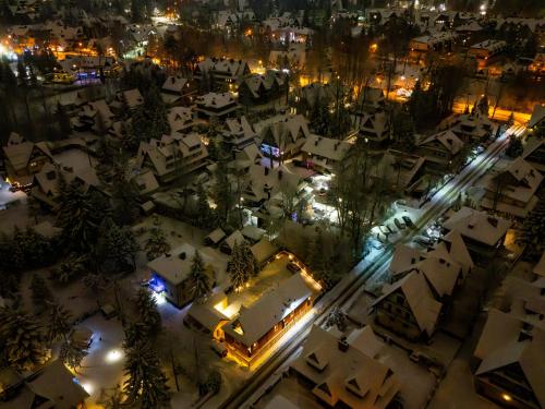Kejiranan di persekitaran atau kejiranan dekat dengan apartmen