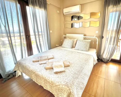 Sunrise Studio with unhindered view to the sea.