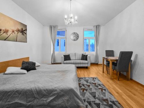 Three-Bedroom, Three King-Size Bed Retreat