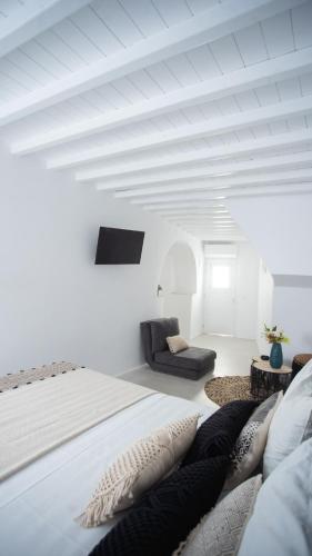Oculus Mykonos Venice Suites by Live&Travel